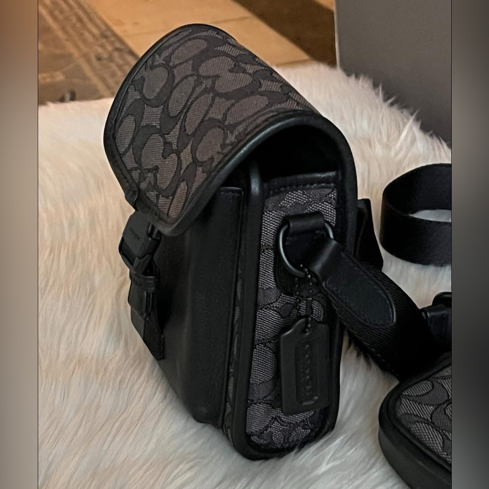 💰SOLD - CC086 - Coach Charter North/South Crossbody With Hybrid Pouch - Picture 3 of 14